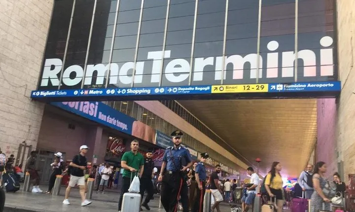 Private Arrival Transfer: Rome Train Station to Hotel
