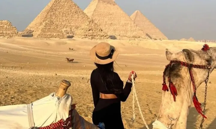 Giza Sunrise pyramid guided Tour with Camel ride & breakfast