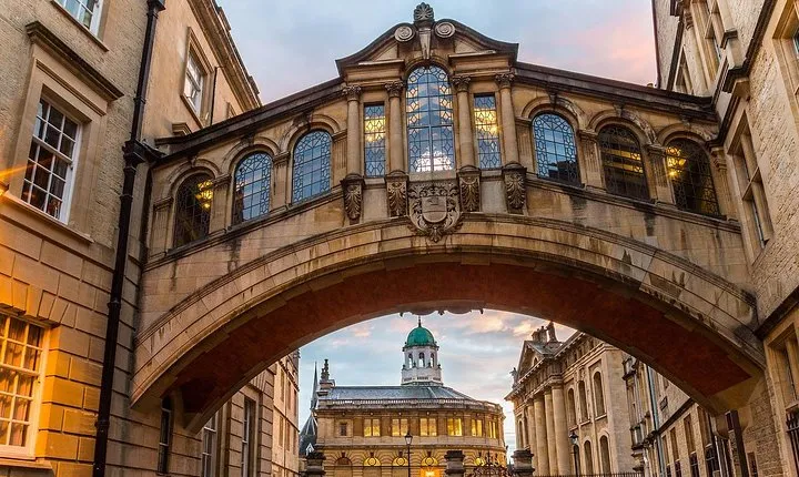 Oxford University Students Private Taxi Transfer to or from Heathrow Airport