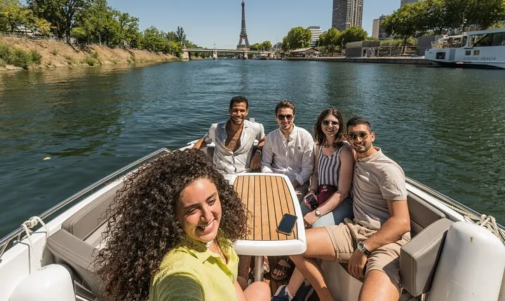 Private Cruise to Discover Paris