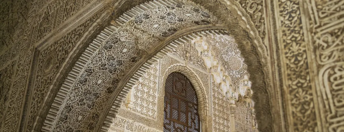 Night Visit to the Alhambra in a Small Group