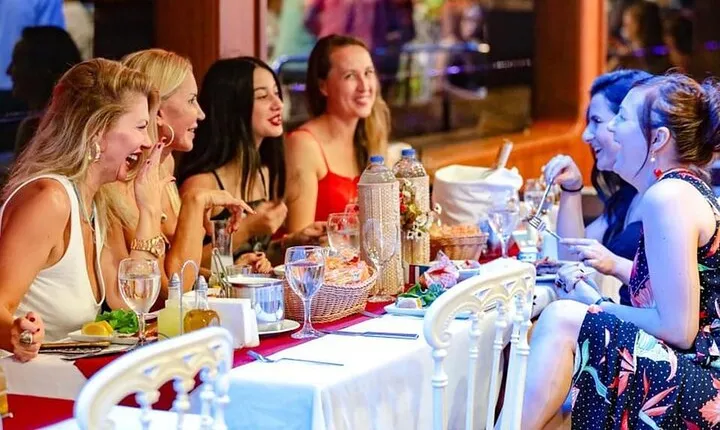Private Golden Diner Cruise on the Bosphorus