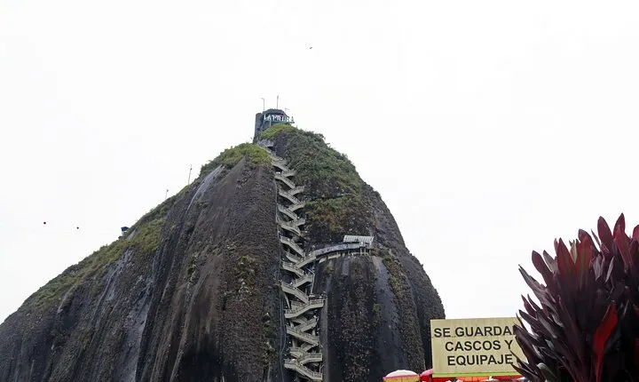 Private Half Day Tour to Peñol Stone from Medellin