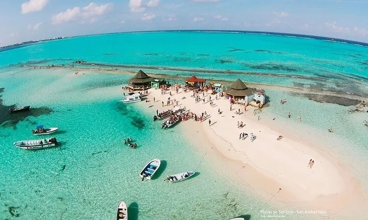 Boat Tour to Johnny Cay & Aquarium in San Andres Island