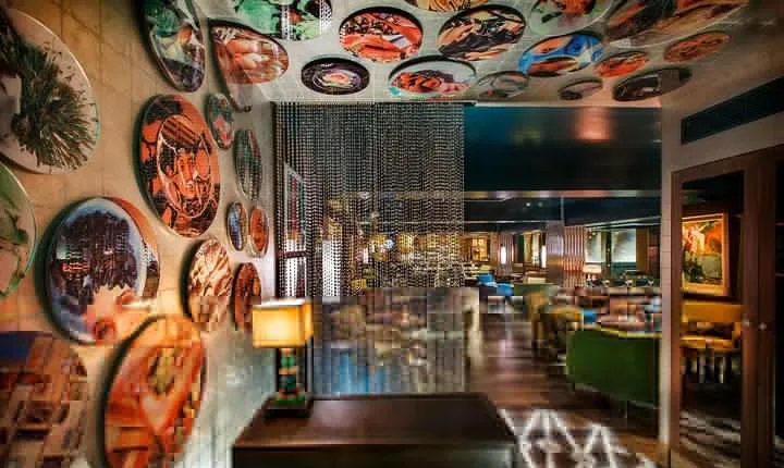 Private Shanghai Foodie Adventures with Rooftop Bar Hopping
