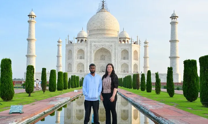 All Inclusive Taj Mahal, Agra Fort & Baby Taj Day Trip from Delhi