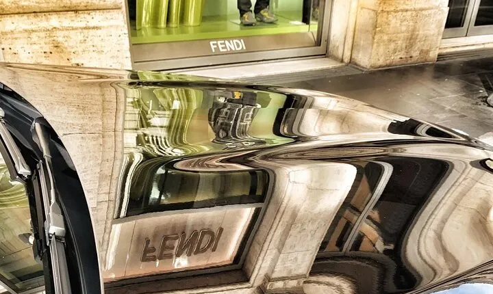 Luxury private transfer at disposal from Rome to The Mall Firenze