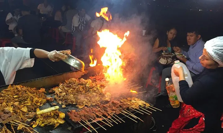 Street Food, Market & Old Eateries Tour in Lima's Historic Center