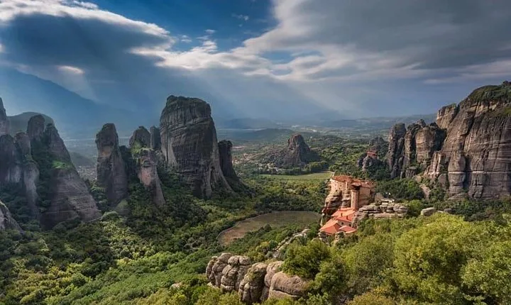 Meteora Full-day Private car trip from Athens
