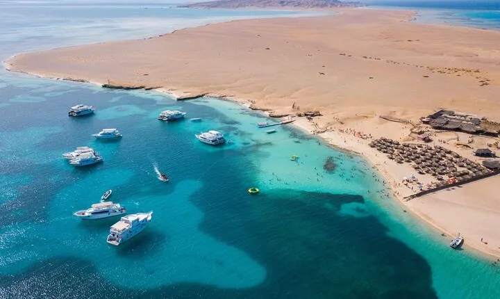 Hurghada Private Sunrise Quad Biking and Giftun Island Snorkeling