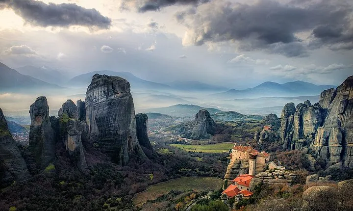 Athens to Meteora Private Trip. The price is per group.