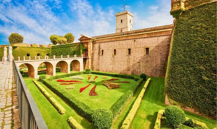 Barcelona: Montjuïc Castle Timed Entry Ticket with Audio Guide