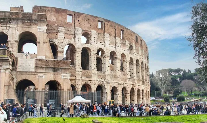 Private Tour of the Colosseum, Roman forum & Palatine hill with Arena Floor