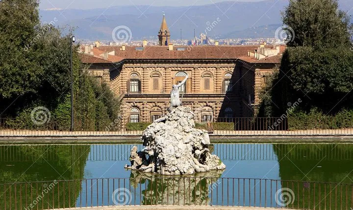 Pitti Palace, Boboli and Bardini gardens Tour with a local Guide