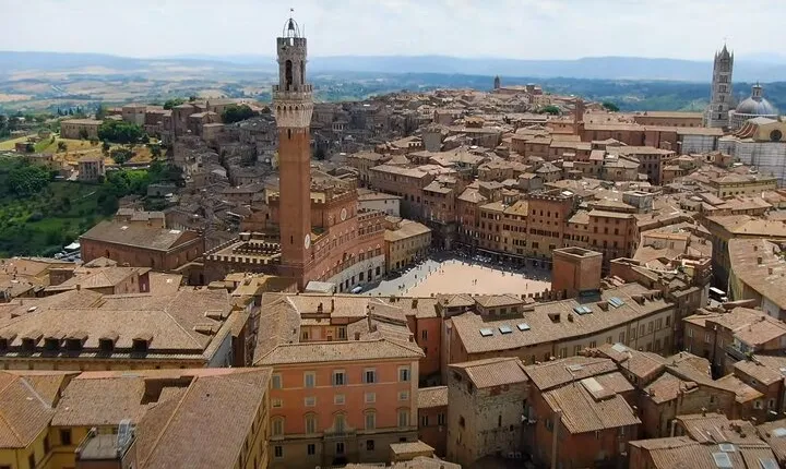Siena and San Gimignano in Tuscany Private Day Tour