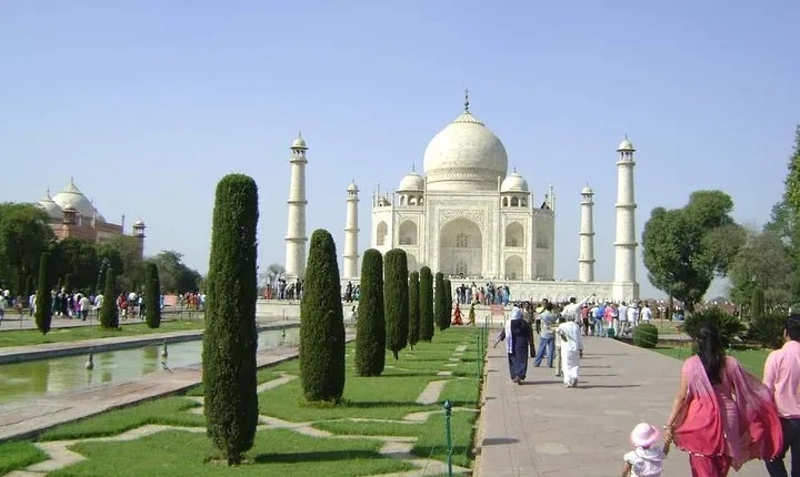 Enjoy Taj Mahal Tour in A Single Day by Car