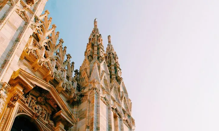 Layover in Milan a Private Tour with a local: Best Highlights of Milan