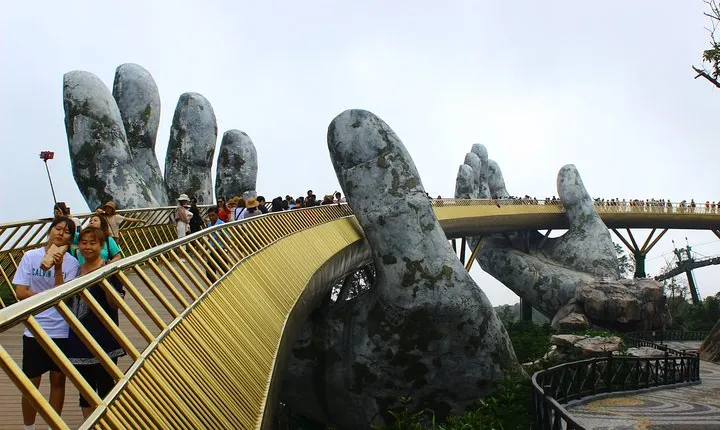 From Da Nang city to Golden Bridge Bana Hills by private car