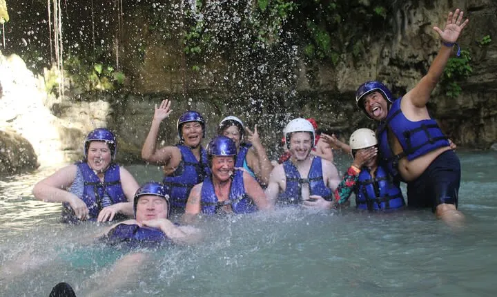 A Splash of Adventure: 27 Pools for Cruises, Hotels and Airbnb.