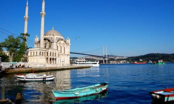 Istanbul Shore Excursion: Small-Group Bosphorus Cruise and Istanbul Egyptian Bazaar