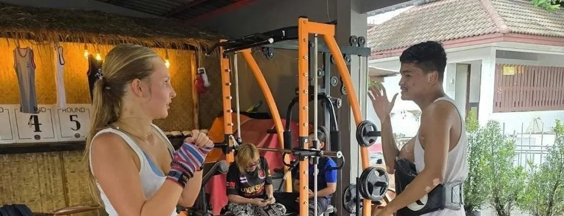 Private introduction class Muay Thai boxing for beginners in Koh Chang