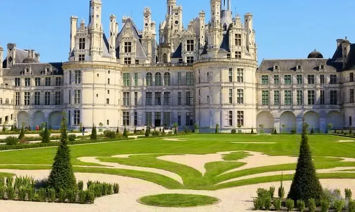 LOIRE VALLEY: CHAMBORD CASTLE EXPRESS by train (avoid traffic jams)
