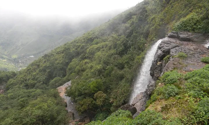 Waterfall Trekking in Knuckles Mountain Range