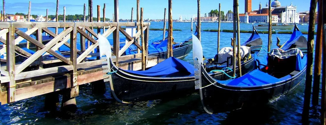 Morning walking tour of Venice with St. Mark's Basilica and gondola ride