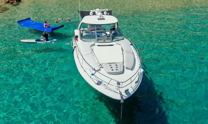 Private Yacht Sea Ray all-inclusive charter in Cabo