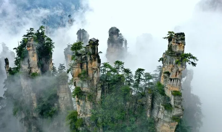 2-Day Private Tour to Mt.AVATAR & Glass Bridge & Mt.Tianmen 