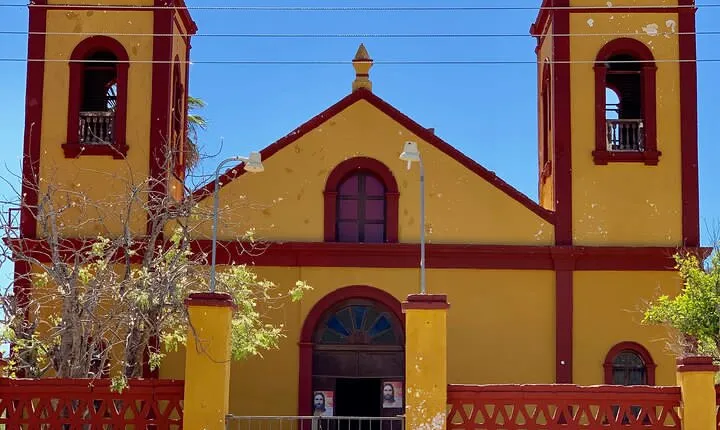 La Paz Tour, Historical City, Beach, Colonial and Beautiful scenery on the way!