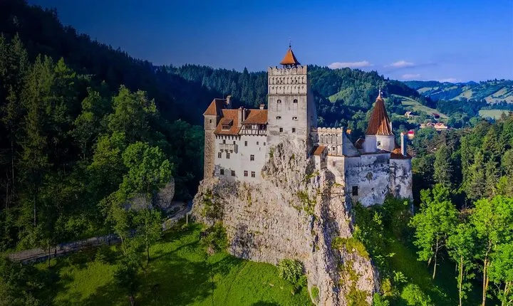 Full-Day Bran's Haunting Legacy Guided Tour from Brasov 