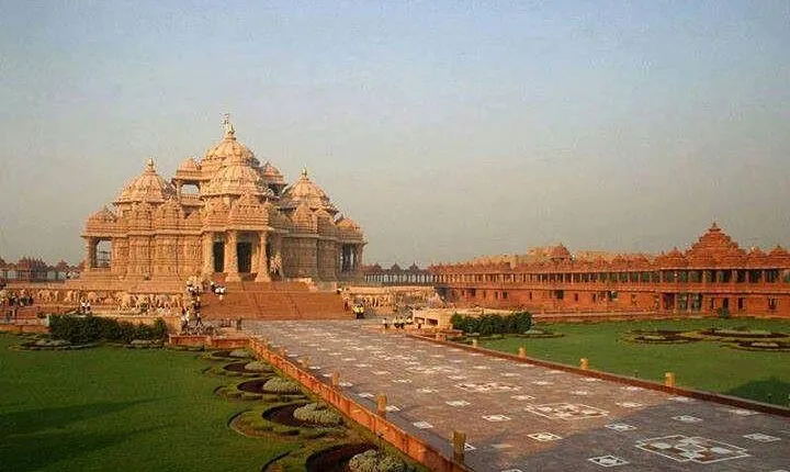 Half Day City Tour of New Delhi visit Akshardham Temple