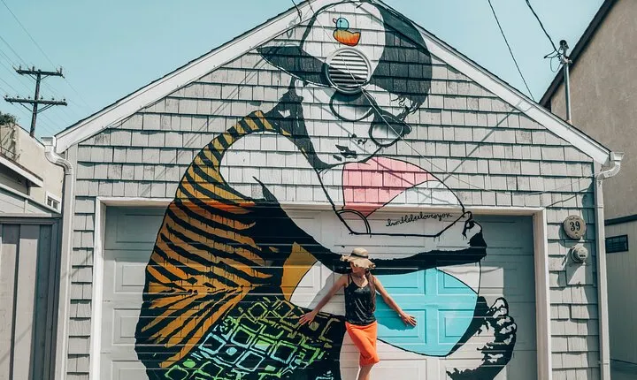 Los Angeles Street Art Photoshoot: Funky Venice with a Personal Photographer