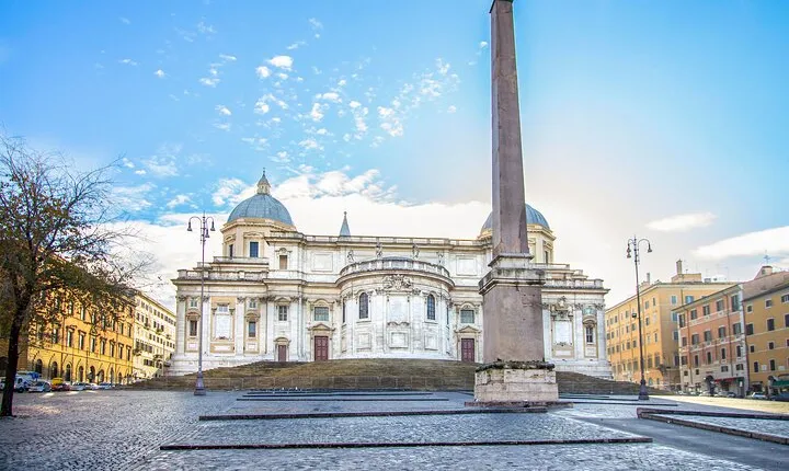 Hop-on Hop-off and Saint Mary Major with Audio Guide Option