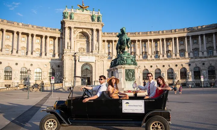 Scenic Vienna City Tour and Gourmet Lunch in a Classic Oldtimer