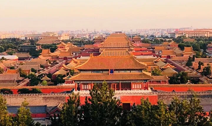 Half Day Private Beijing Tour of Beihai Imperial Garden &Hutong