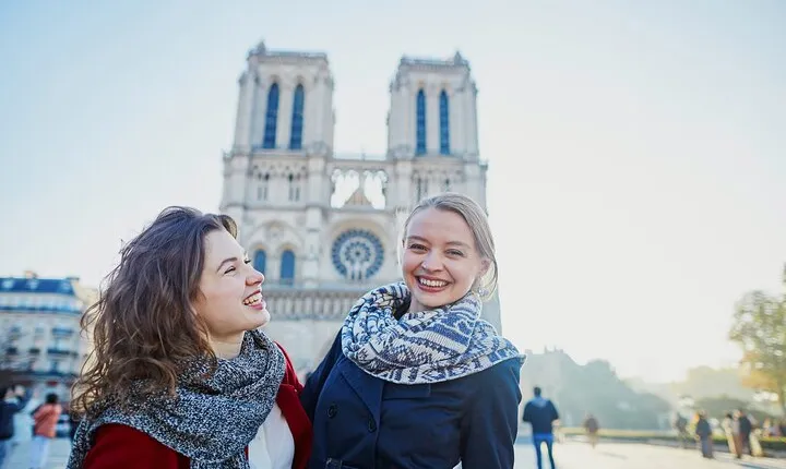 Louvre and Notre-Dame: Audioguided Tour with Scheduled Access