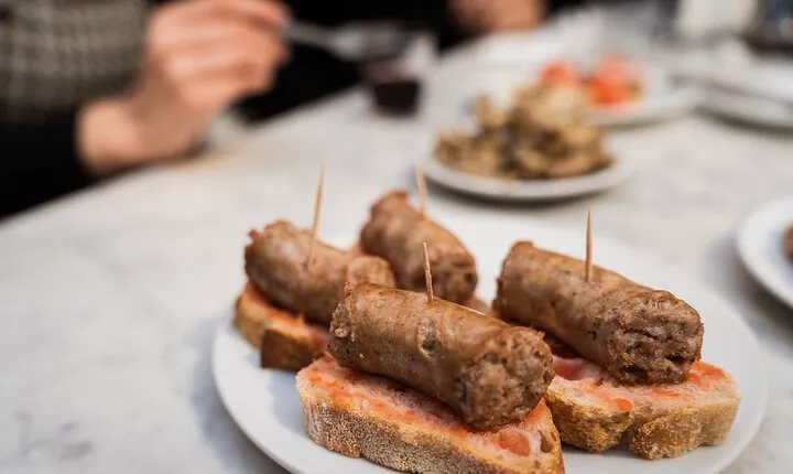 Valencia Food Tour: Tapas, Drinks and Delights with a Local