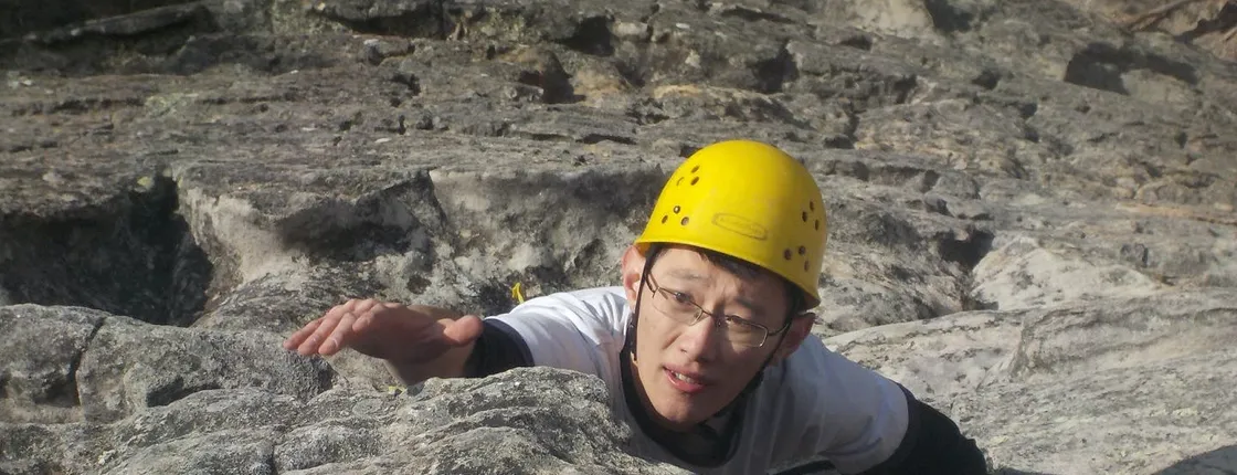 Full-day abseiling and rock climbing combo at Blue Mountains