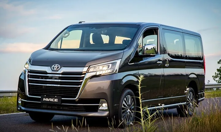 Minibus Arrival from Dubai International Airport DXB to Dubai