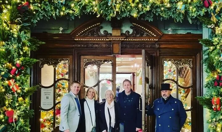 London Christmas Lights Private Guided Taxi Tour