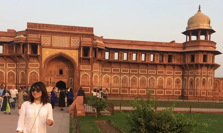 Taj Mahal Sunrise Private Tour from Delhi