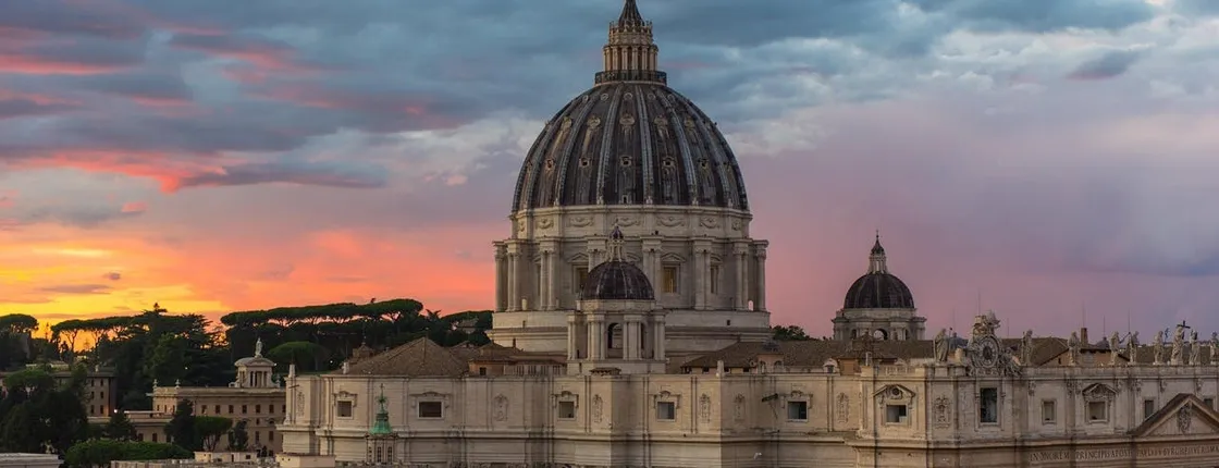 St. Peter's Basilica with reserved entry and self-guided audio tour