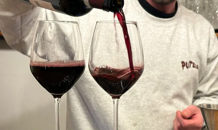 Guided Wine Tour in Old Town Napoli
