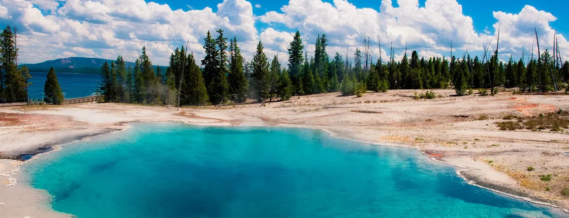 Yellowstone national park self-driving audio tour