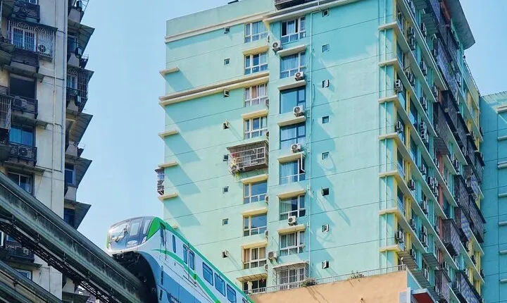 Cyber City Chongqing 2days All Inclusive Excursion w Hilton Hotel
