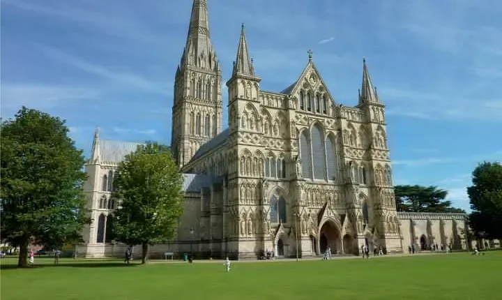 Stonehenge, Salisbury And Windsor Castle From London