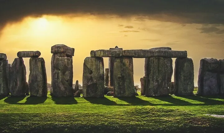 Stonehenge and Salisbury Cathedral Day Trip from London