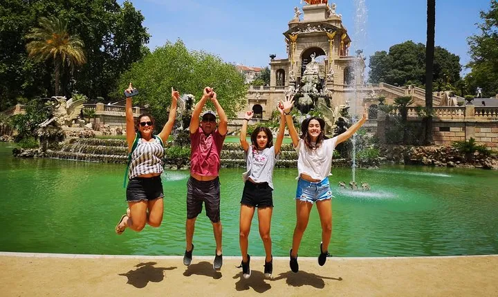 Kickstart Barcelona Private Tour. City Highlights for newcomers